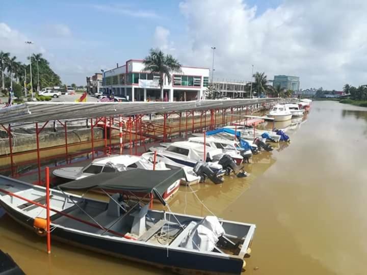 Golden Swan Sibu Homestay Экстерьер фото